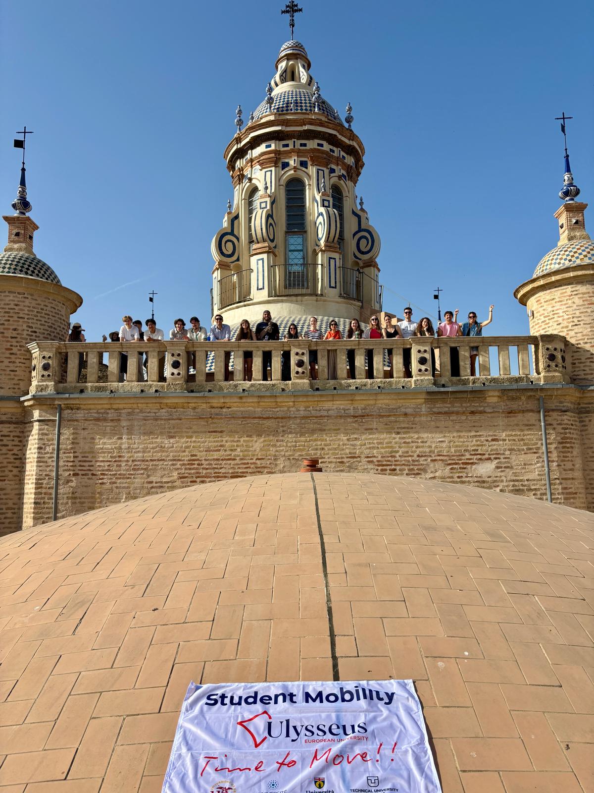 Estudiantes de la Alianza Europea Ulysseus visitan las cubiertas de la Iglesia de la Anunciación - Imagen de la noticia 2
