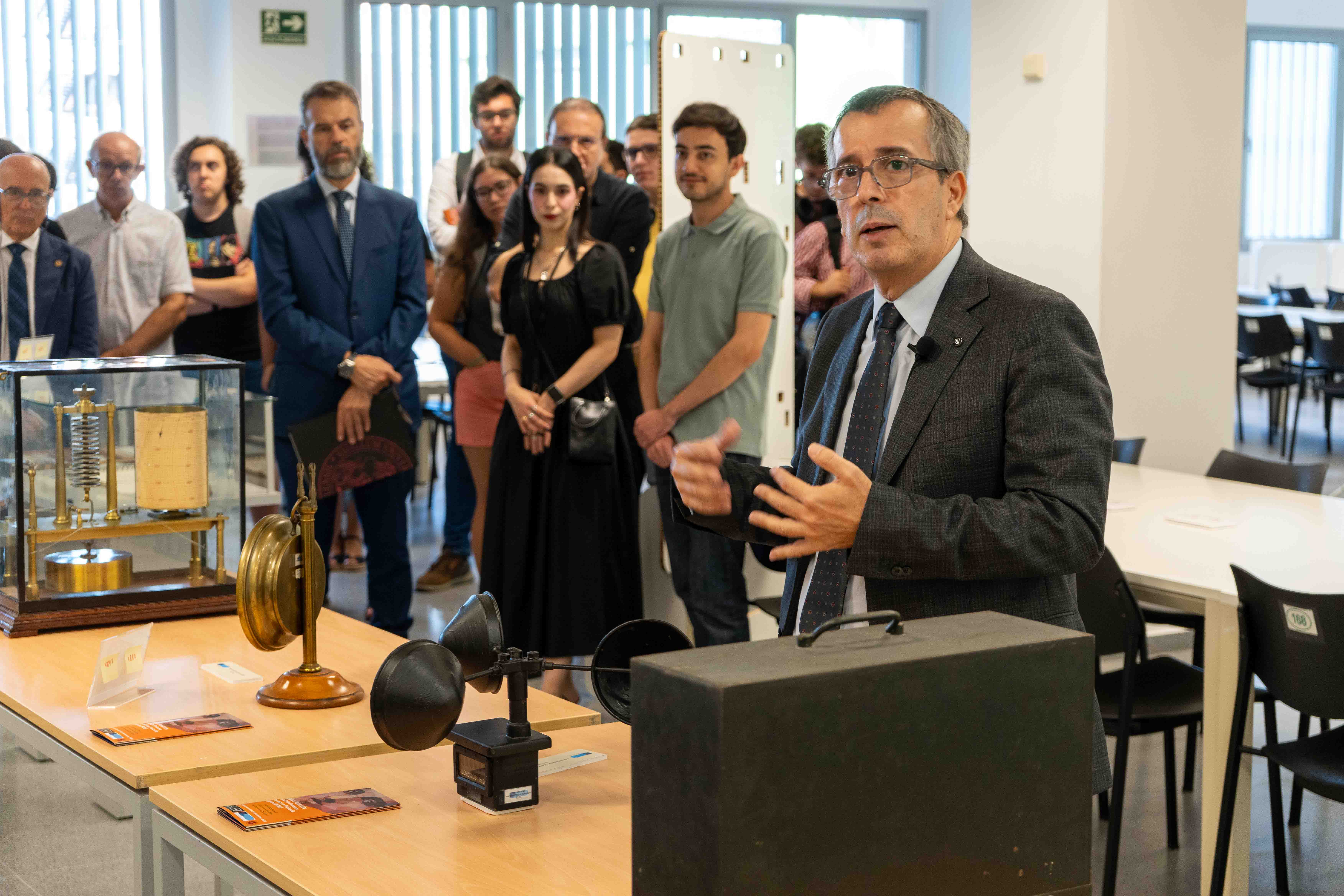 Ciencia, memoria y patrimonio: la Universidad de Sevilla recupera el legado de Felisa Martín Bravo - Imagen de la noticia 1