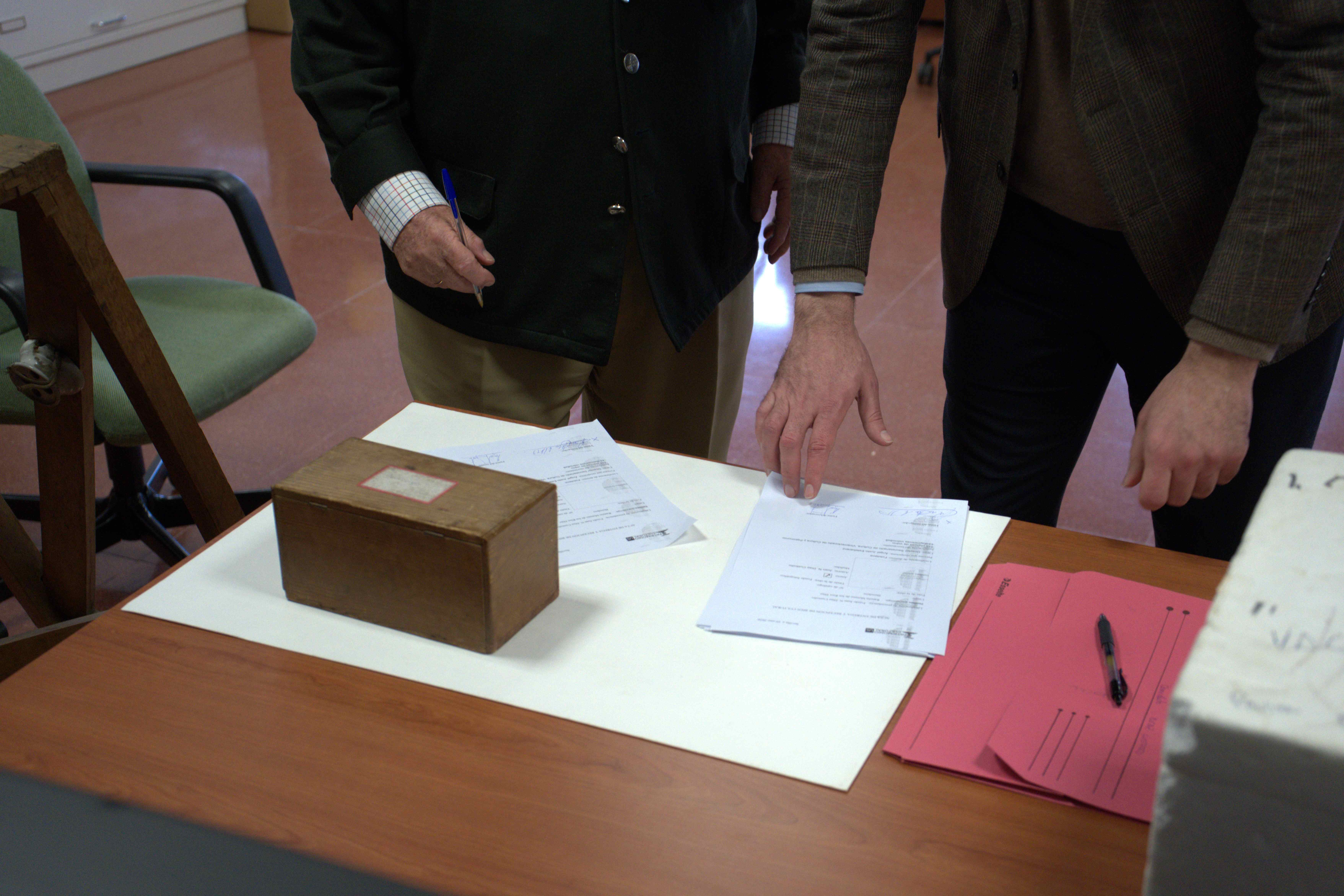La US incorpora el legado fotográfico de Díaz Custodio a su patrimonio documental - Imagen de la noticia 1