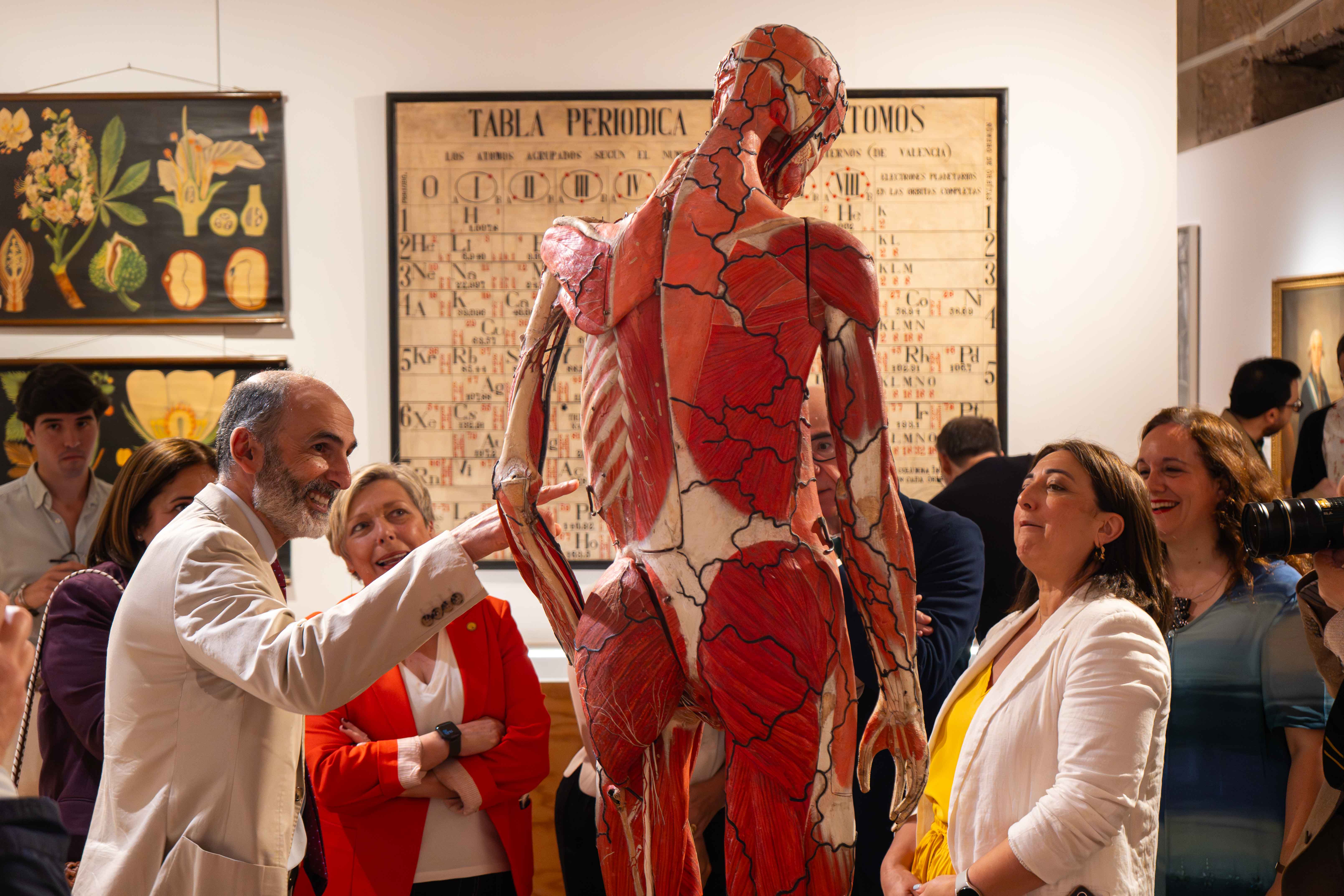 La Universidad de Sevilla acoge la exposición ‘Pluriversal’ sobre el patrimonio universitario andaluz - Imagen de la noticia 3