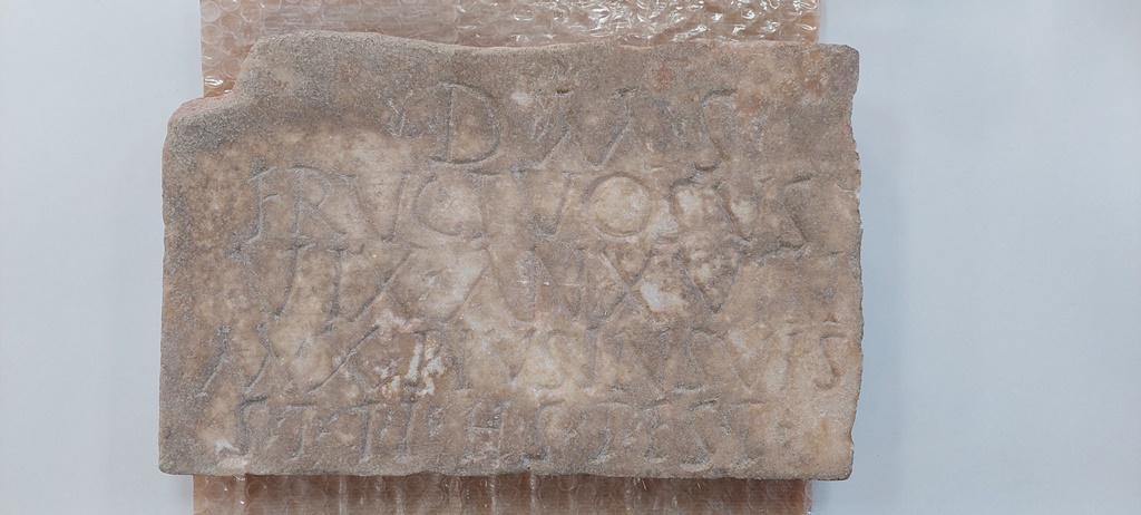 Intervención de conservación - Lápida con epígrafe funerario - Imagen de la noticia 4