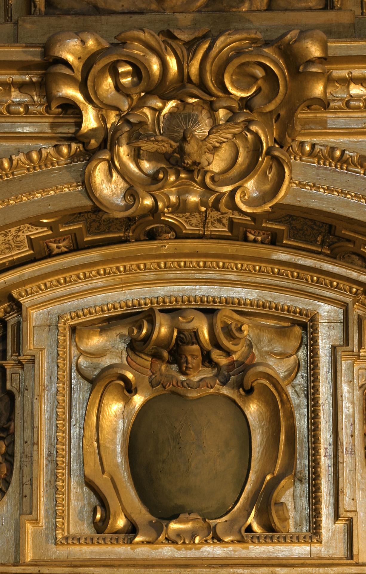 Ornamentación del retablo de la Inmaculada Concepción