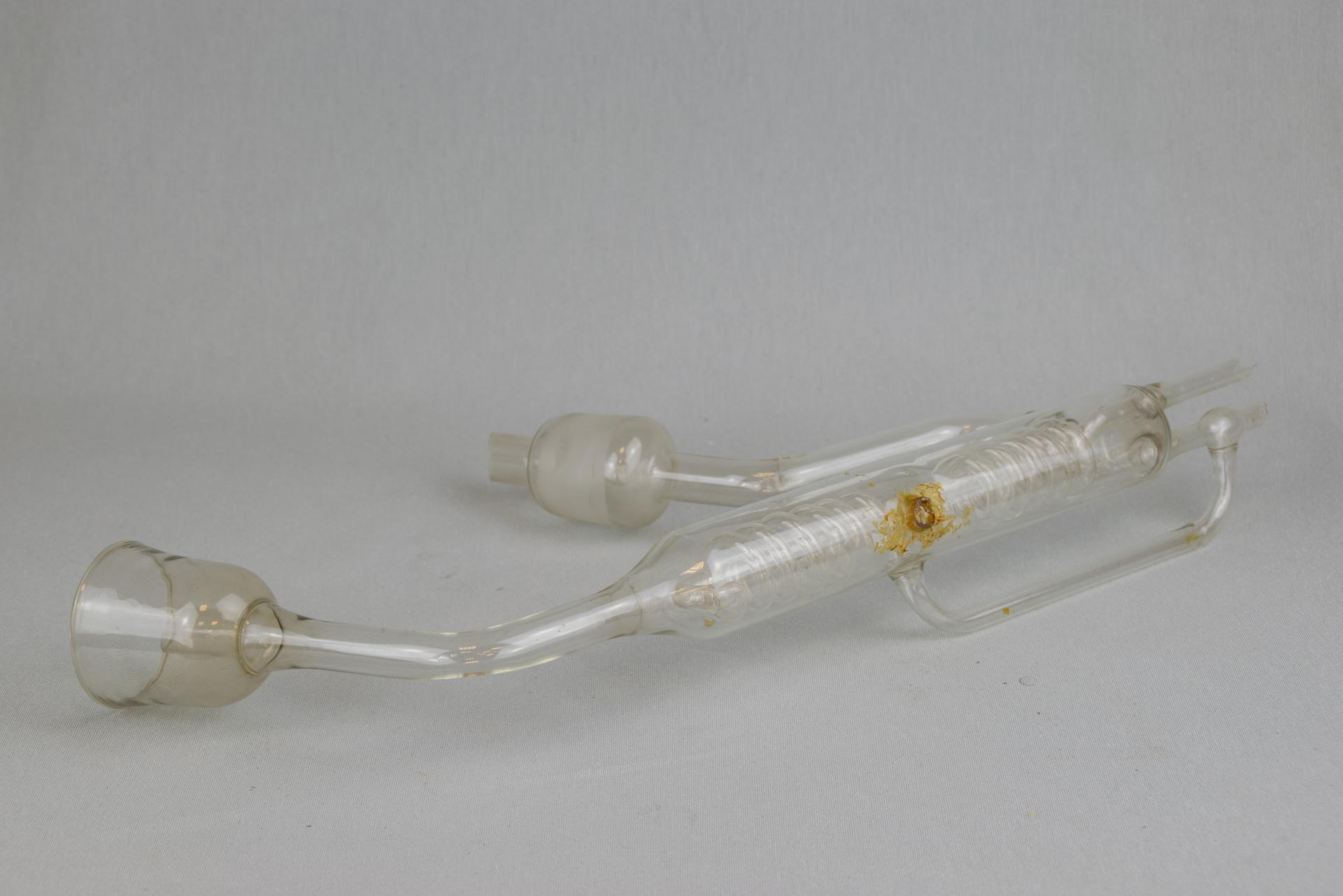 Instrumento para destilación de agua