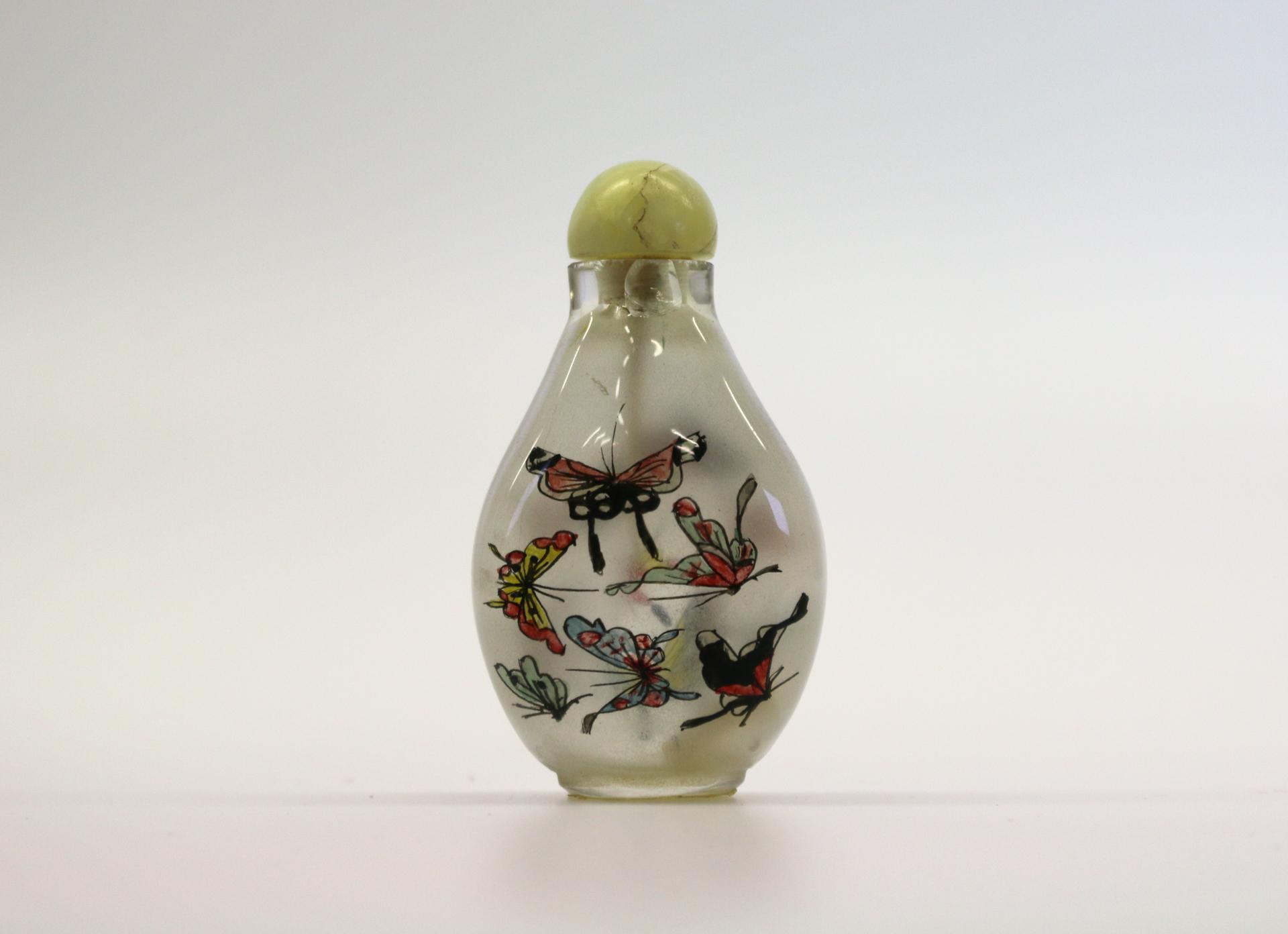 Tabaquera para tabaco rapé de vidrio pintado mariposas